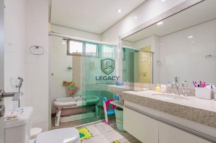 Apartamento Alto Padrão com vista livre e 1 por andar