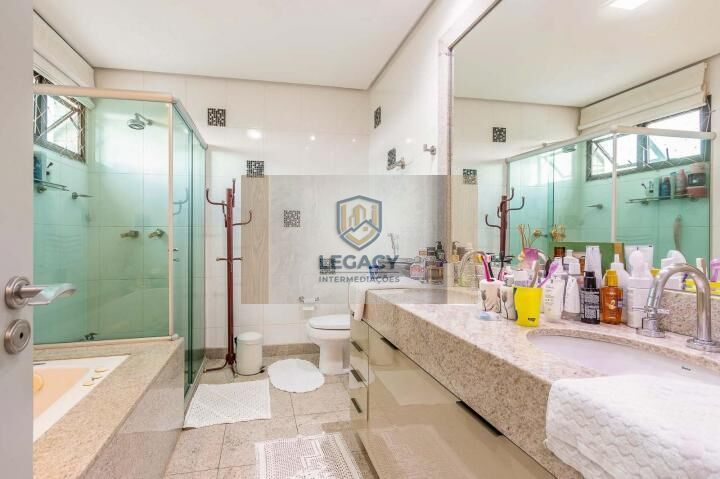Apartamento Alto Padrão com vista livre e 1 por andar