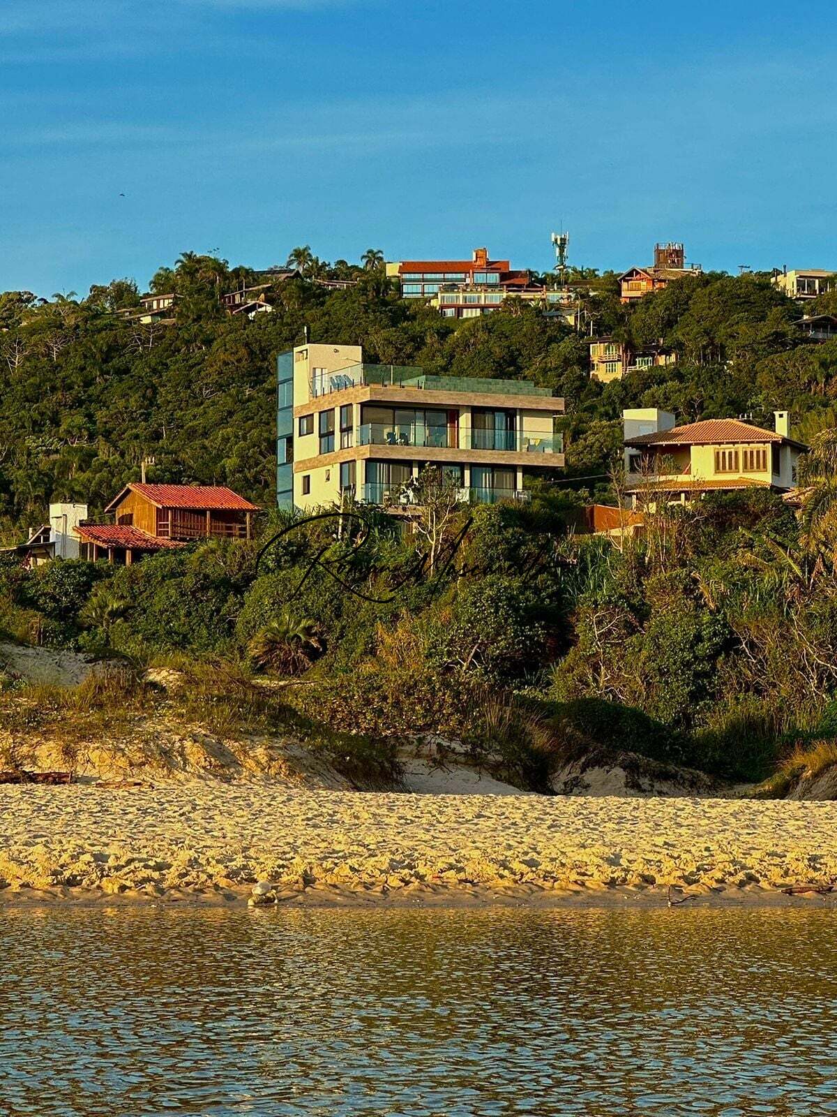 Casa pé na areia com 7 unidades independentes em Praia do Rosa, Imbituba – foto 4