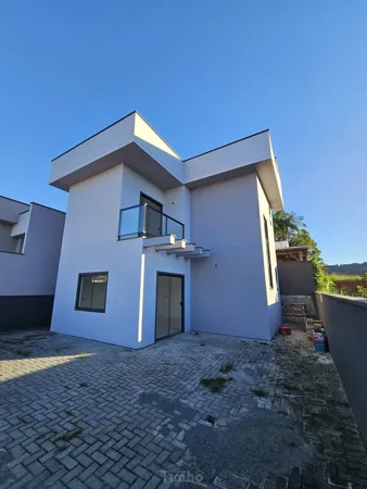 Sobrado à venda no bairro Araponguinhas em Timbó/SC
