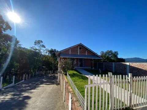 Casa à venda no bairro Divinéia em Rio dos Cedros/SC