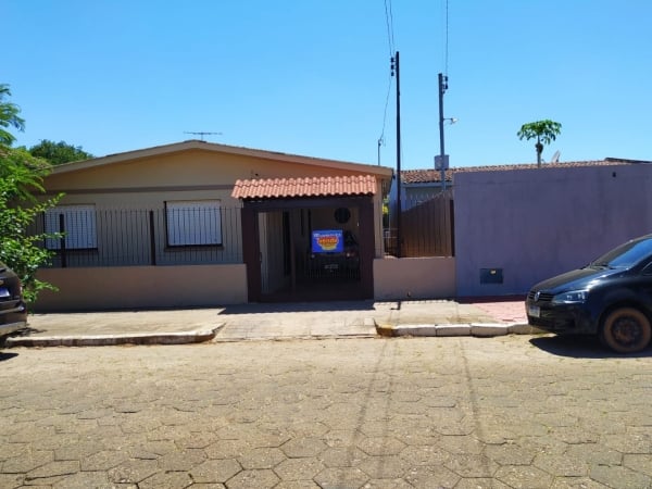Casa à venda no bairro Barcelos em Cachoeira do Sul/RS