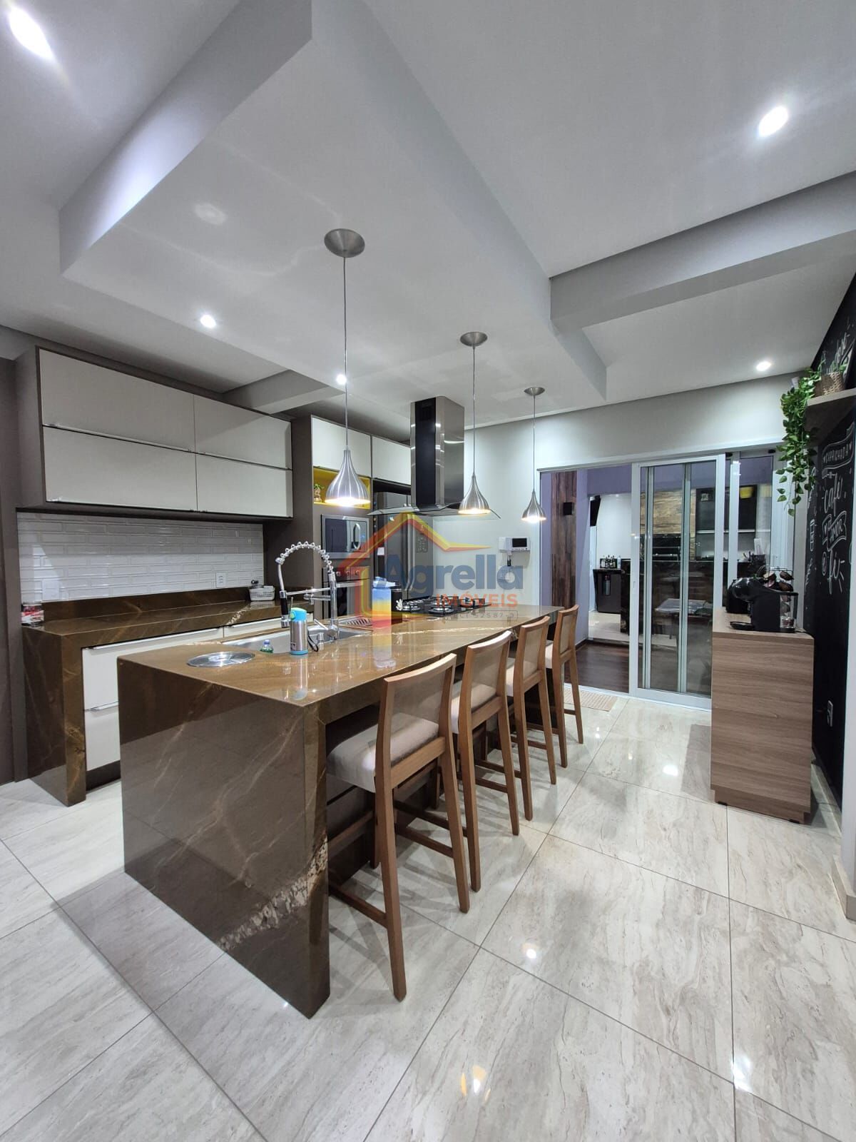 Casa, 3 quartos, 142 m² - Foto 1