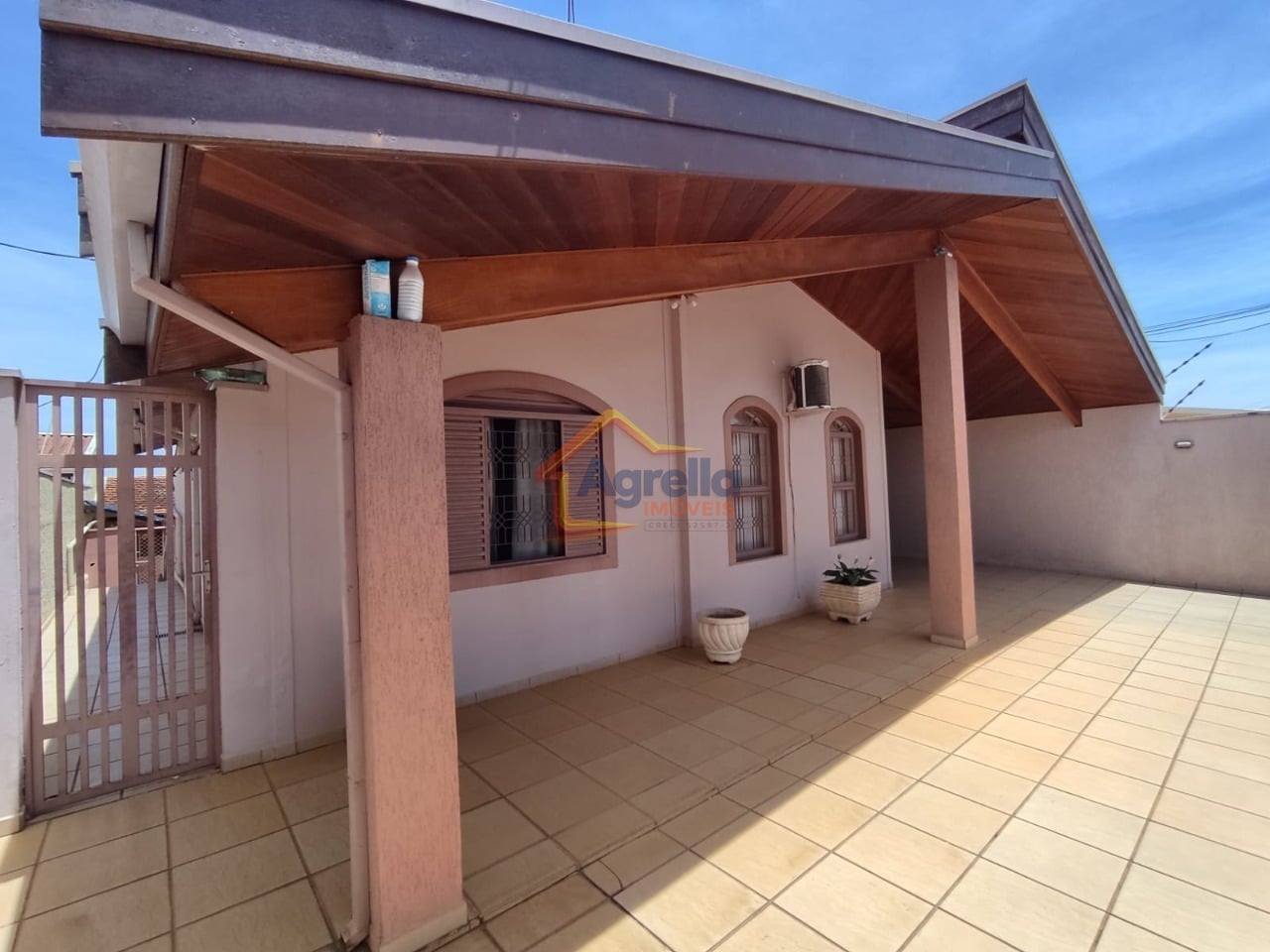 Casa, 3 quartos, 211 m² - Foto 2