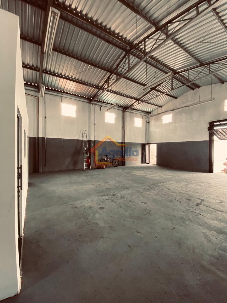 Depósito-Galpão, 130 m² - Foto 1