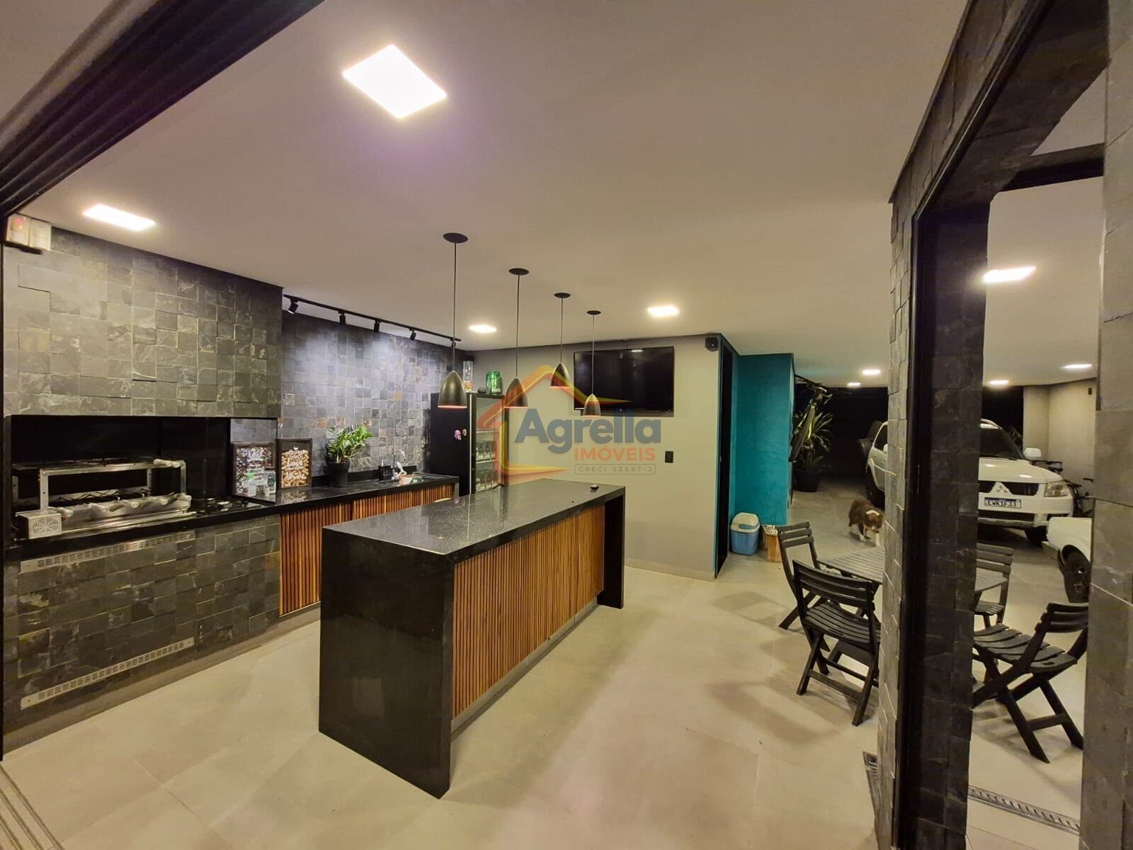 Casa, 3 quartos, 211 m² - Foto 1