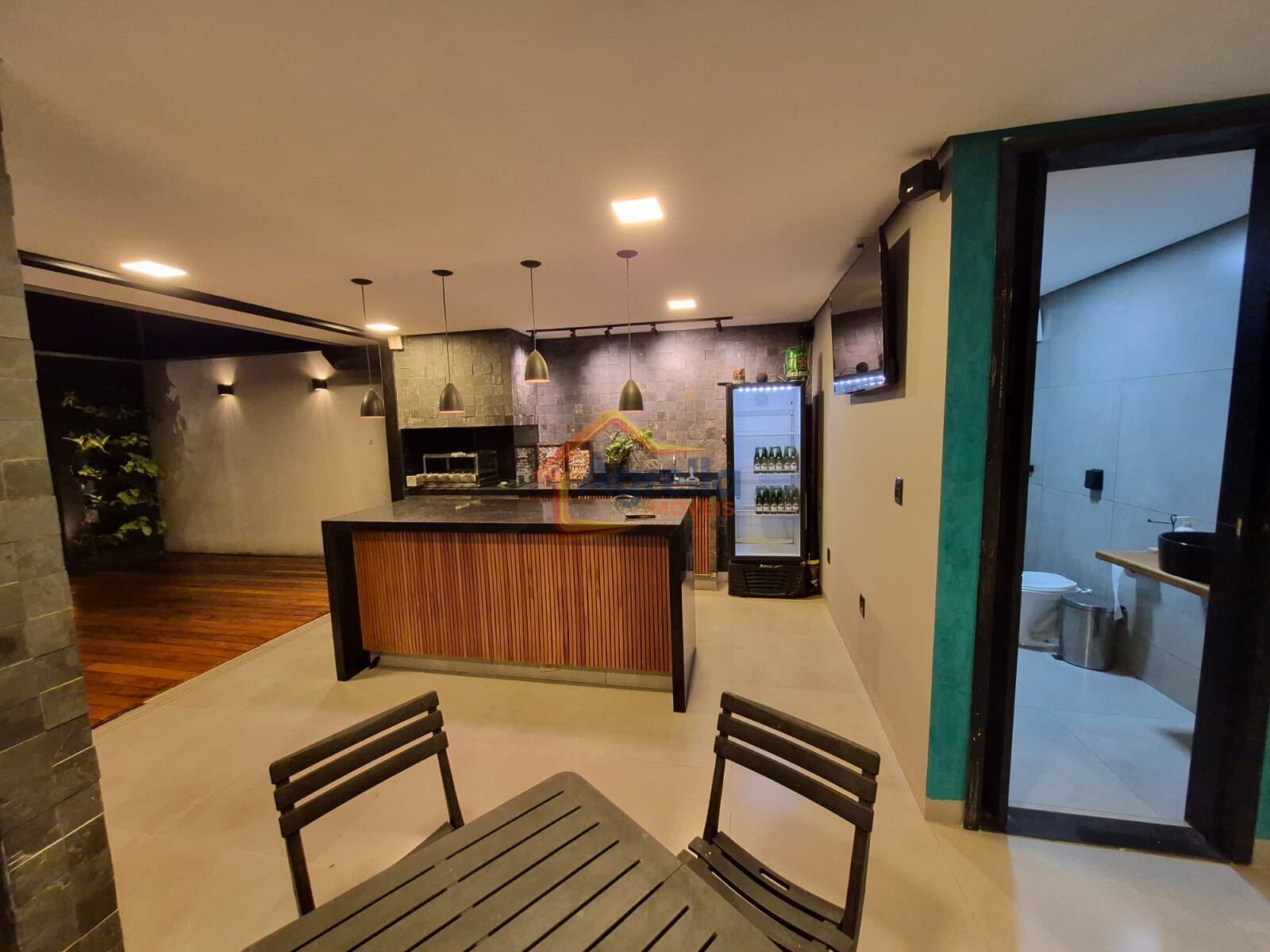 Casa, 3 quartos, 211 m² - Foto 2