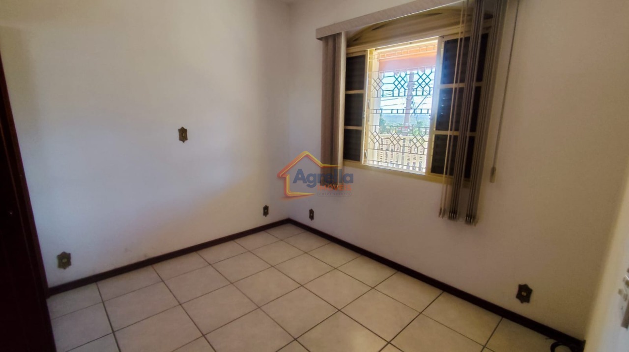 Casa, 4 quartos, 210 m² - Foto 8