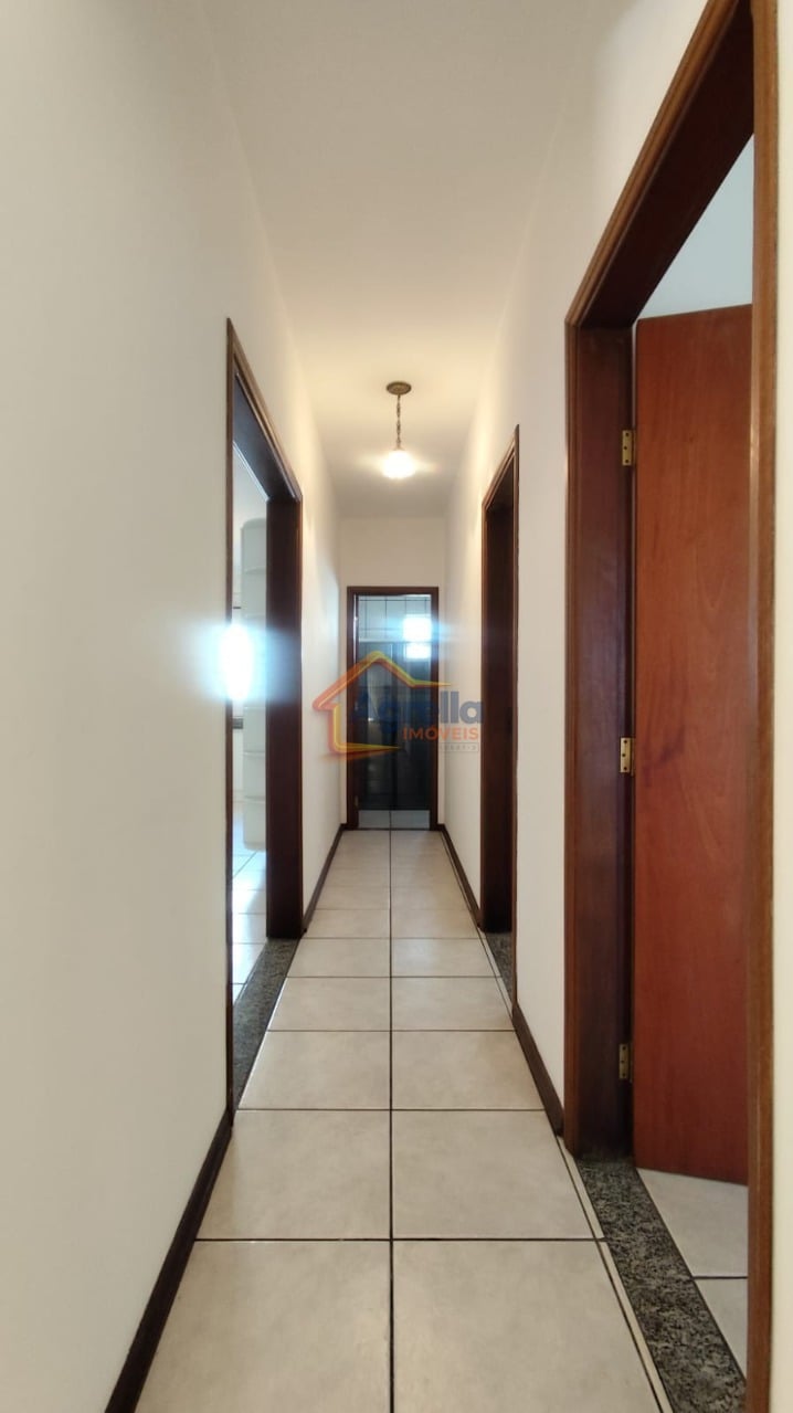 Casa, 4 quartos, 210 m² - Foto 4
