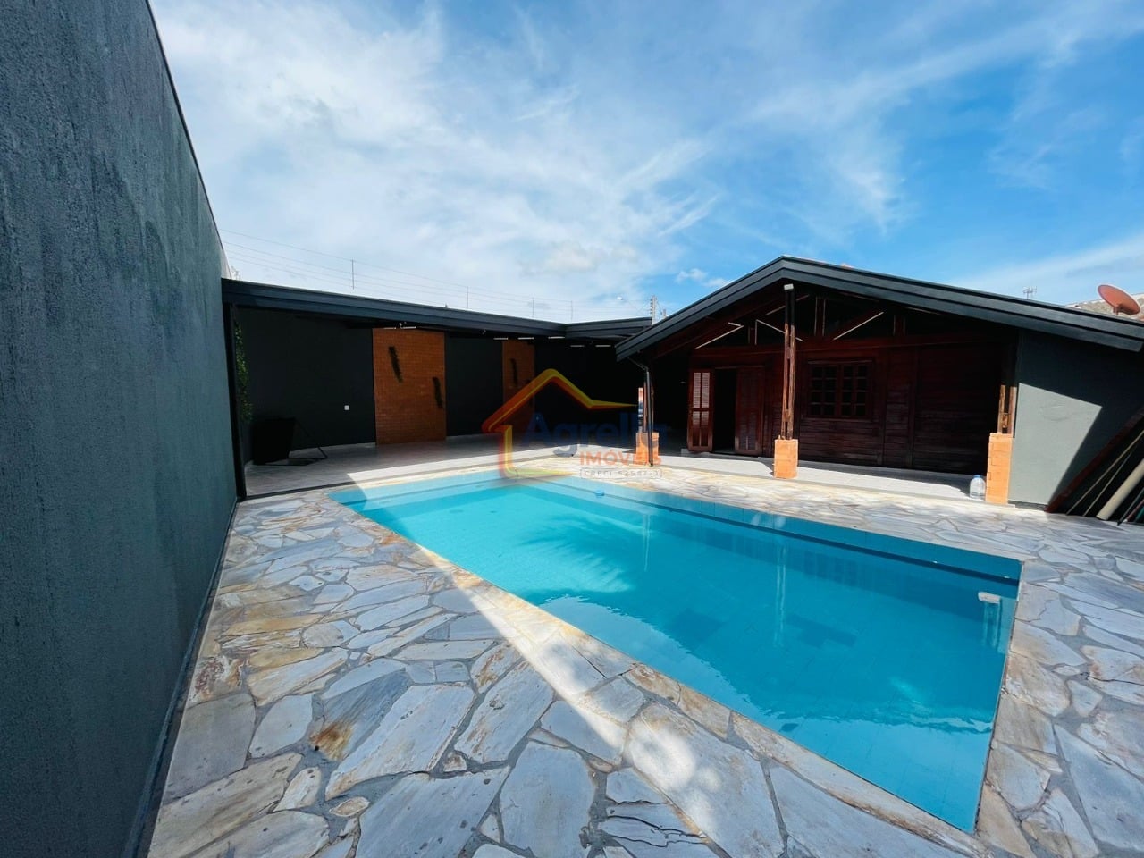Casa, 2 quartos, 350 m² - Foto 1