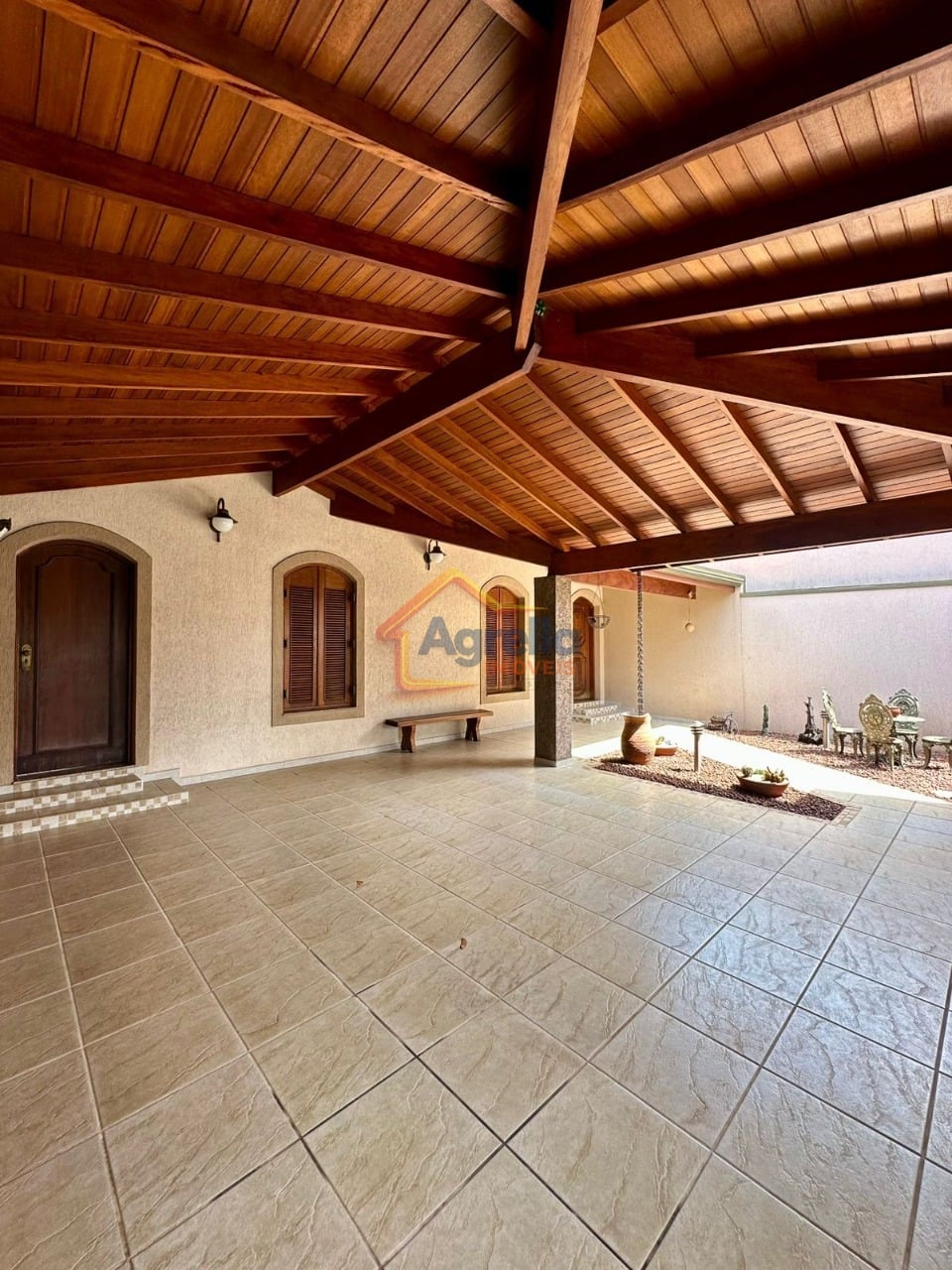 Casa, 2 quartos, 200 m² - Foto 1