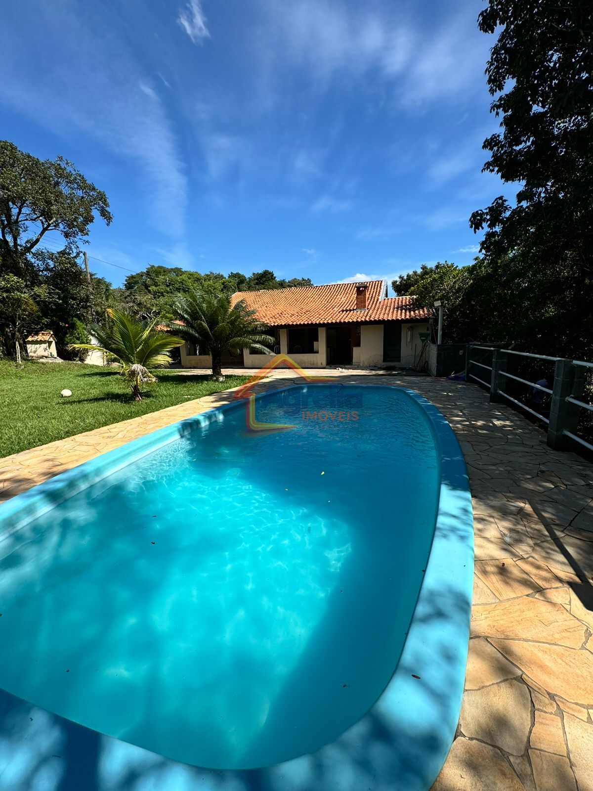 Sítio, 3 quartos, 1300 m² - Foto 1
