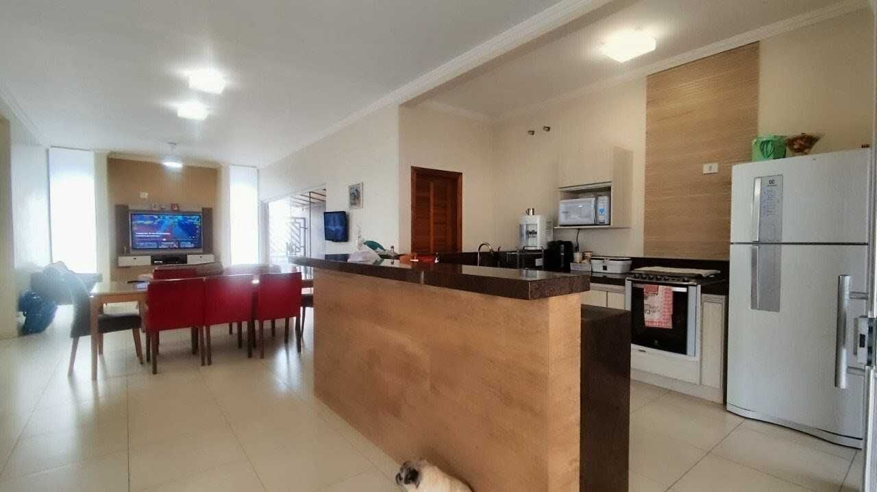 Sobrado, 4 quartos, 241 m² - Foto 2