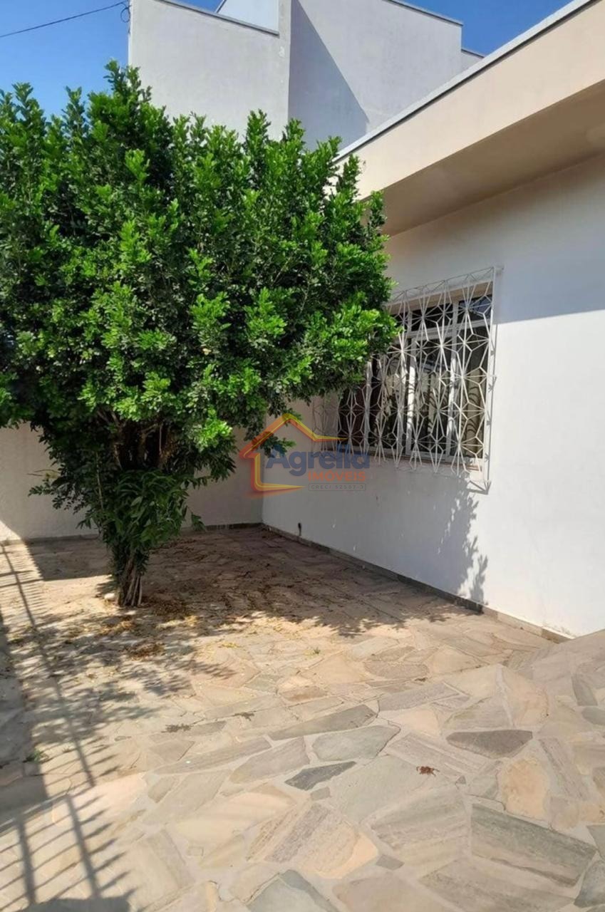 Casa, 3 quartos, 131 m² - Foto 1
