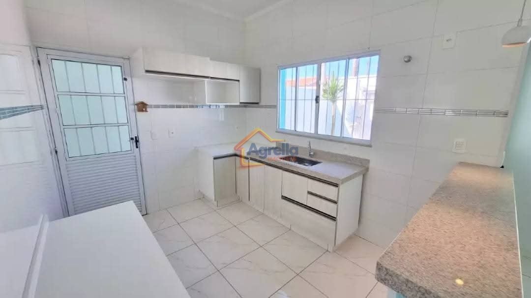 Casa, 2 quartos, 130 m² - Foto 1