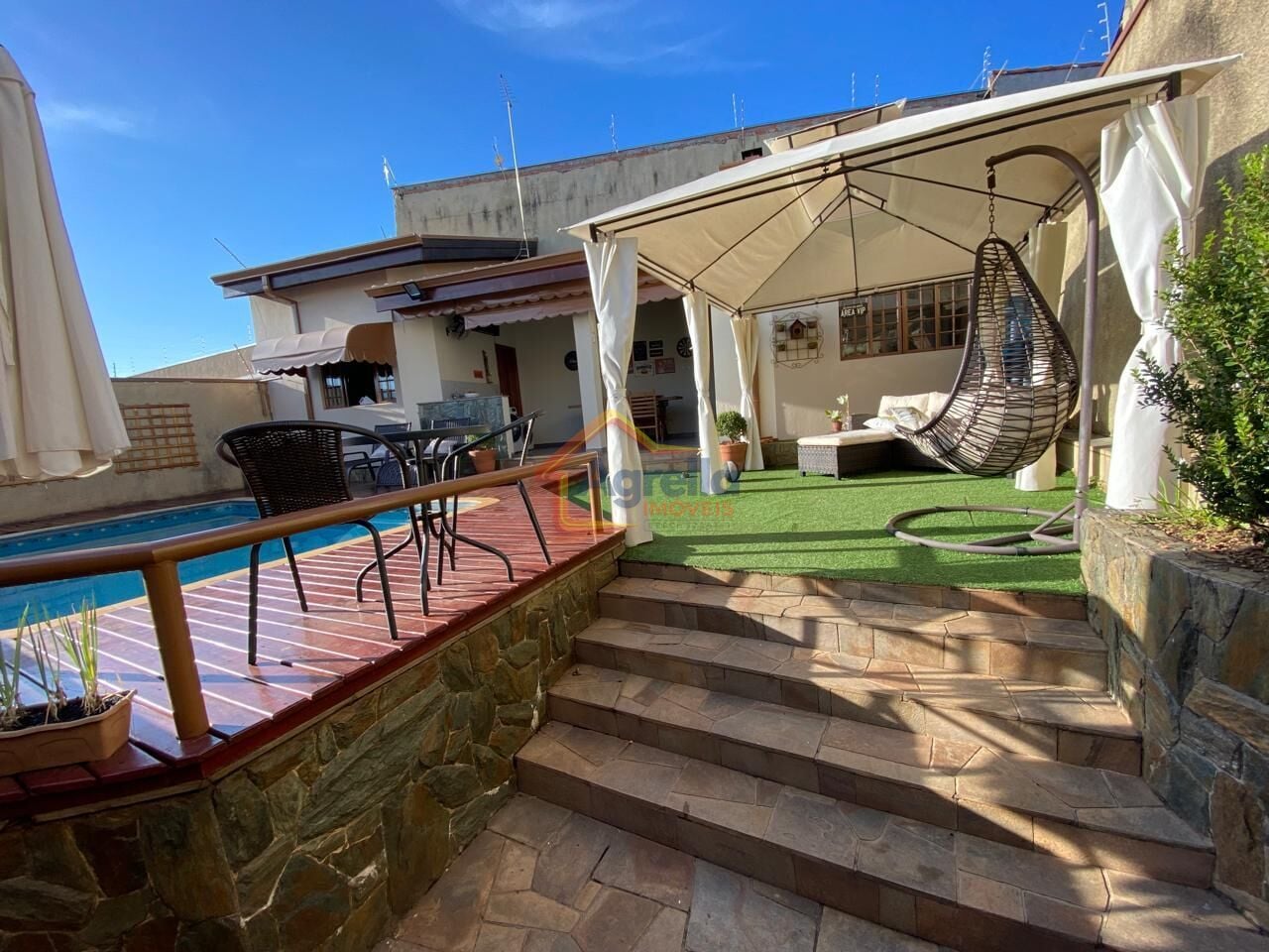 Casa, 4 quartos, 245 m² - Foto 2