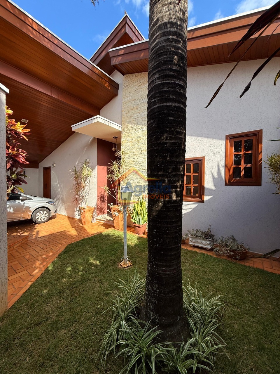 Casa, 3 quartos, 220 m² - Foto 1