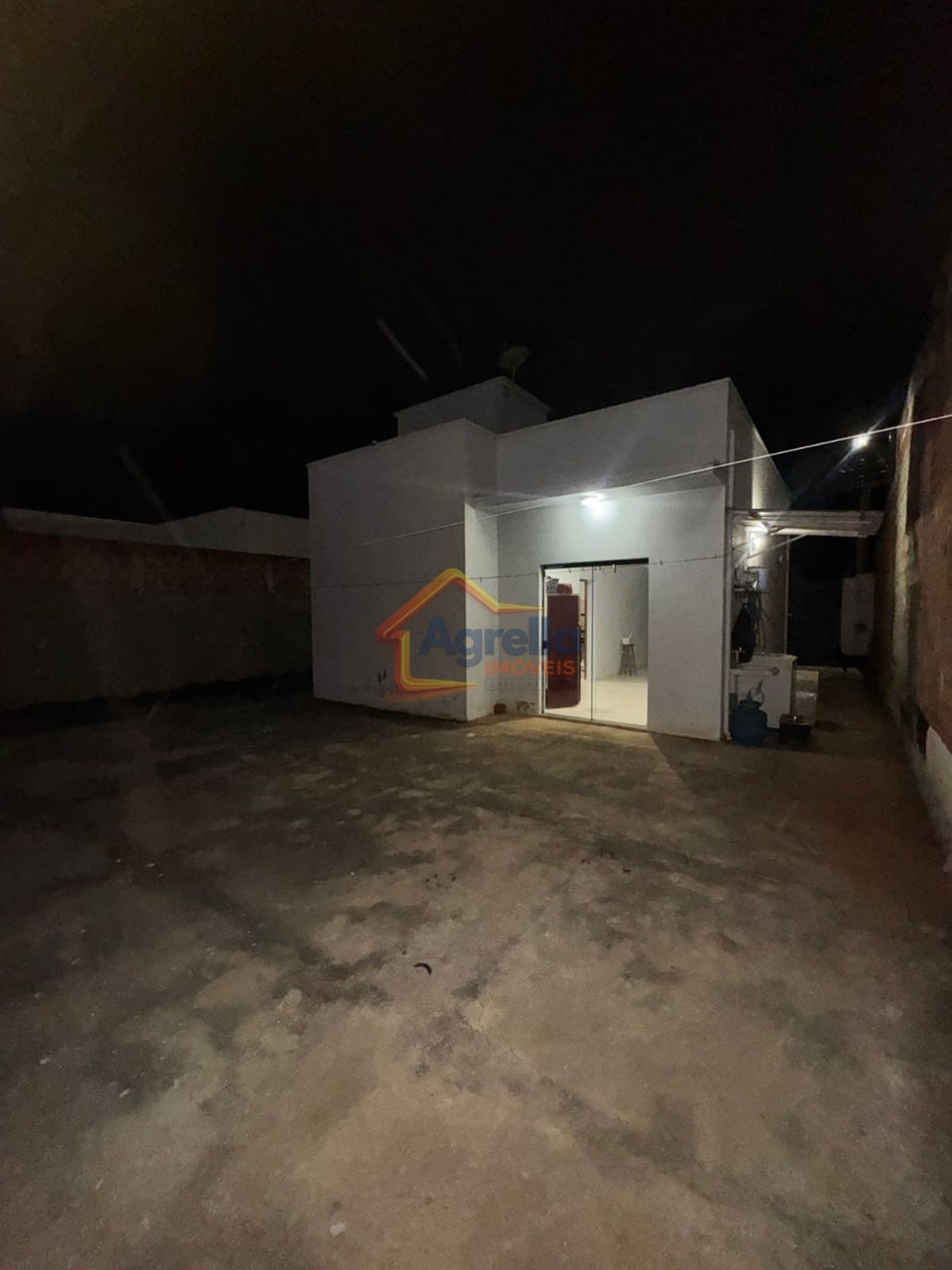Casa, 2 quartos, 200 m² - Foto 1