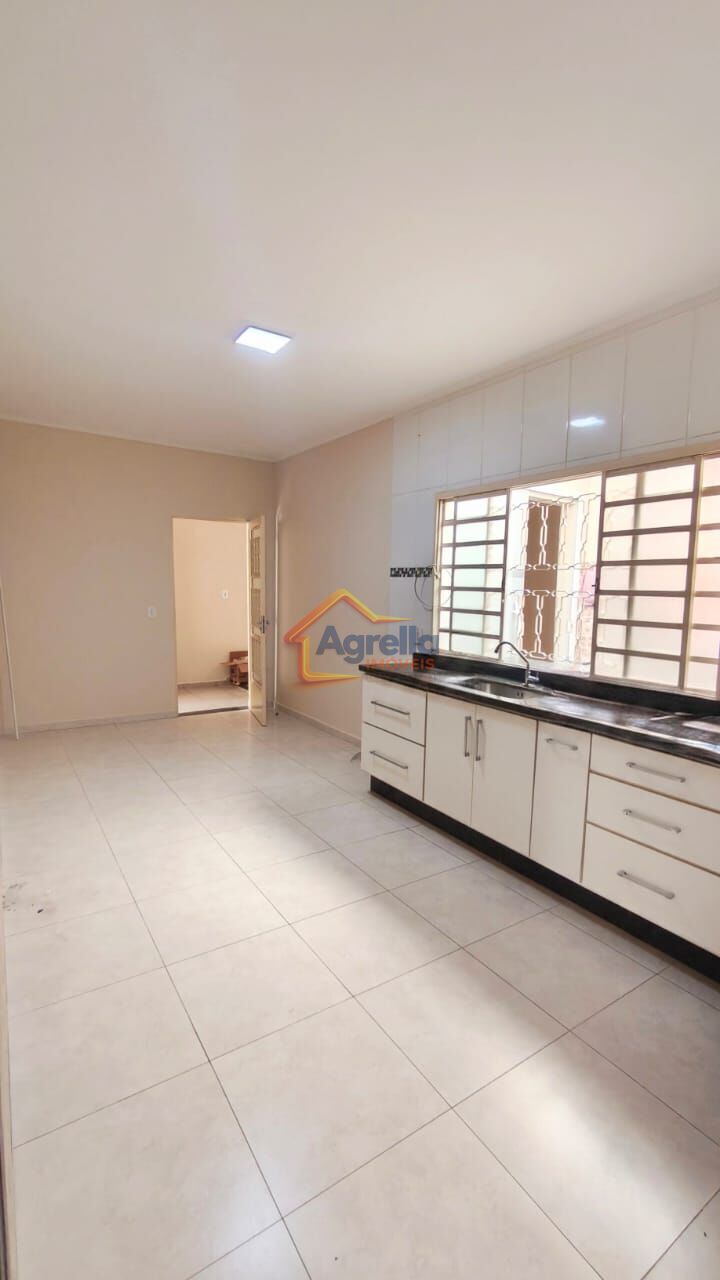 Casa, 3 quartos, 156 m² - Foto 1
