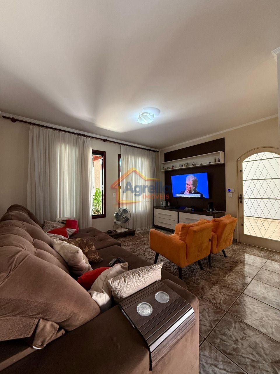 Casa, 3 quartos, 211 m² - Foto 2