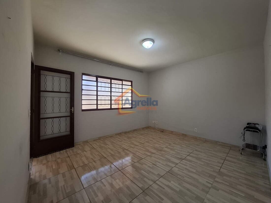 Casa, 3 quartos, 223 m² - Foto 4
