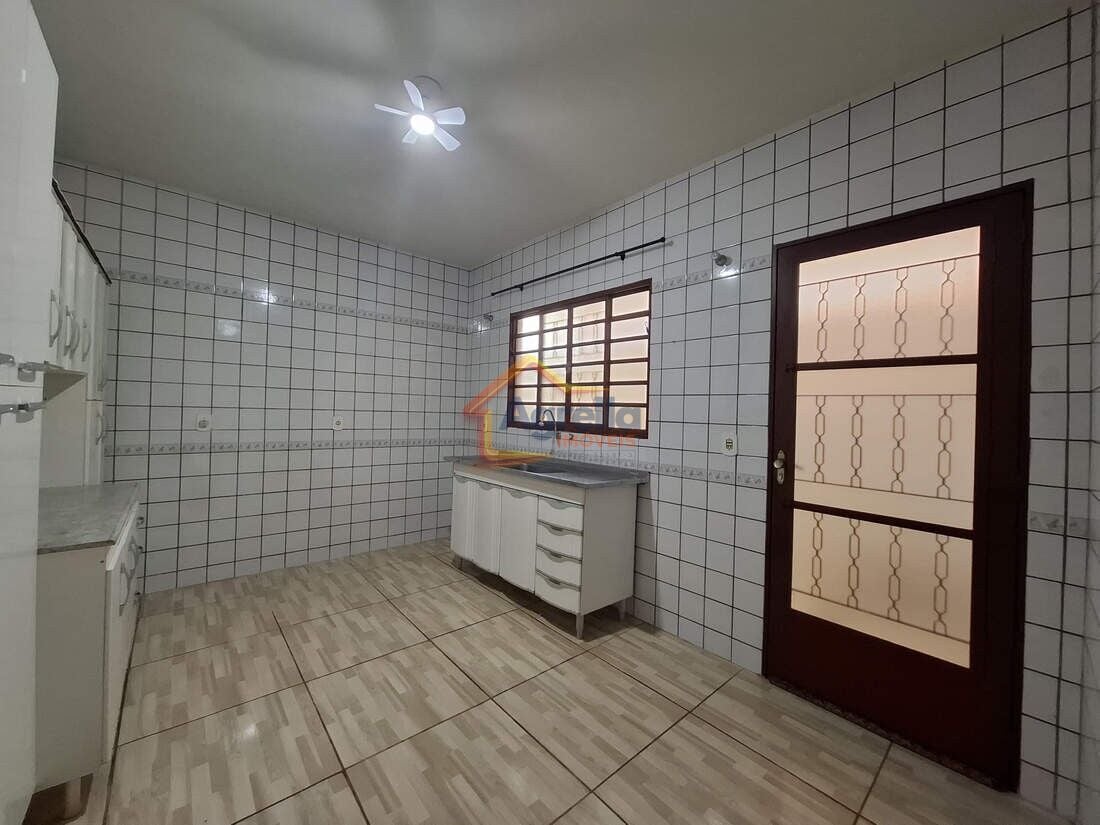 Casa, 3 quartos, 223 m² - Foto 3