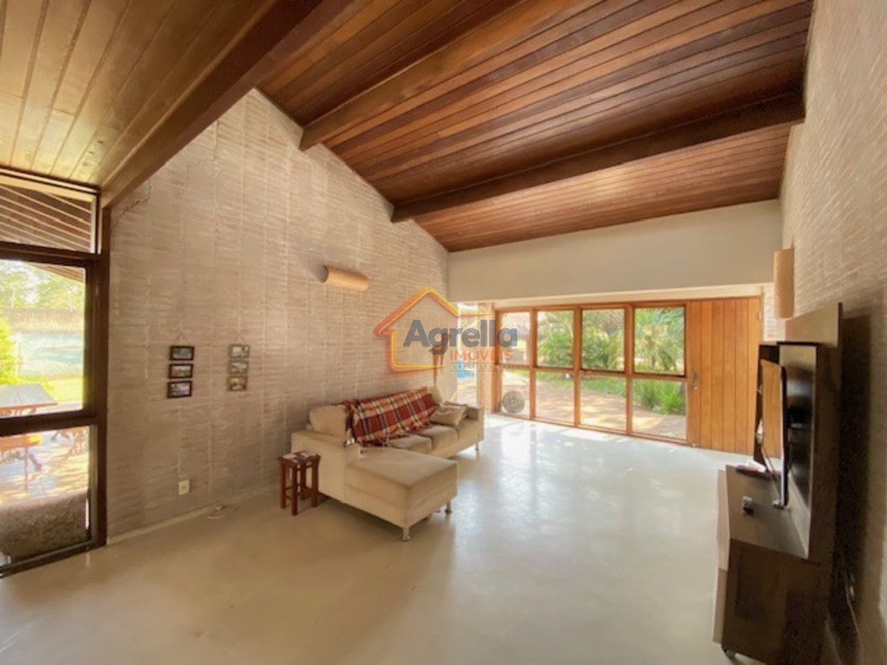 Sítio, 4 quartos, 2500 m² - Foto 1