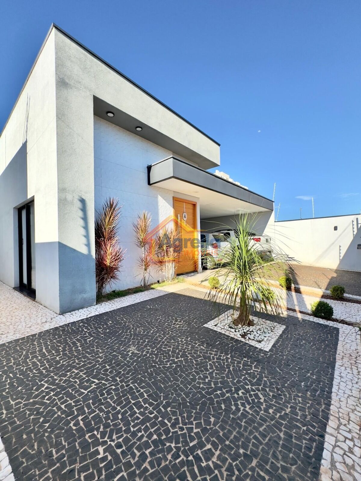 Casa, 3 quartos, 193 m² - Foto 1