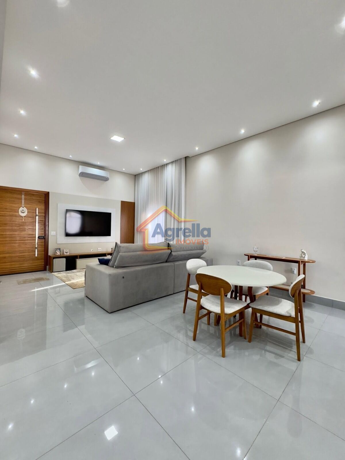 Casa, 3 quartos, 193 m² - Foto 2