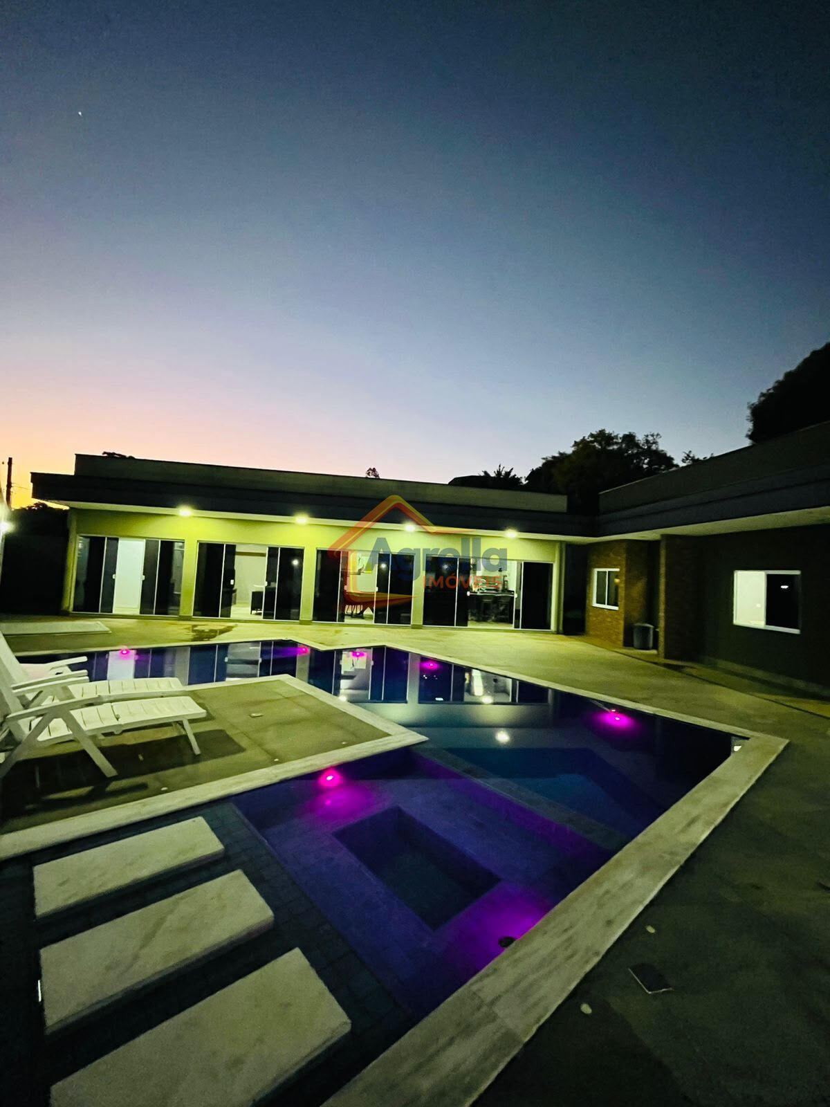 Chácara, 3 quartos, 730 m² - Foto 1