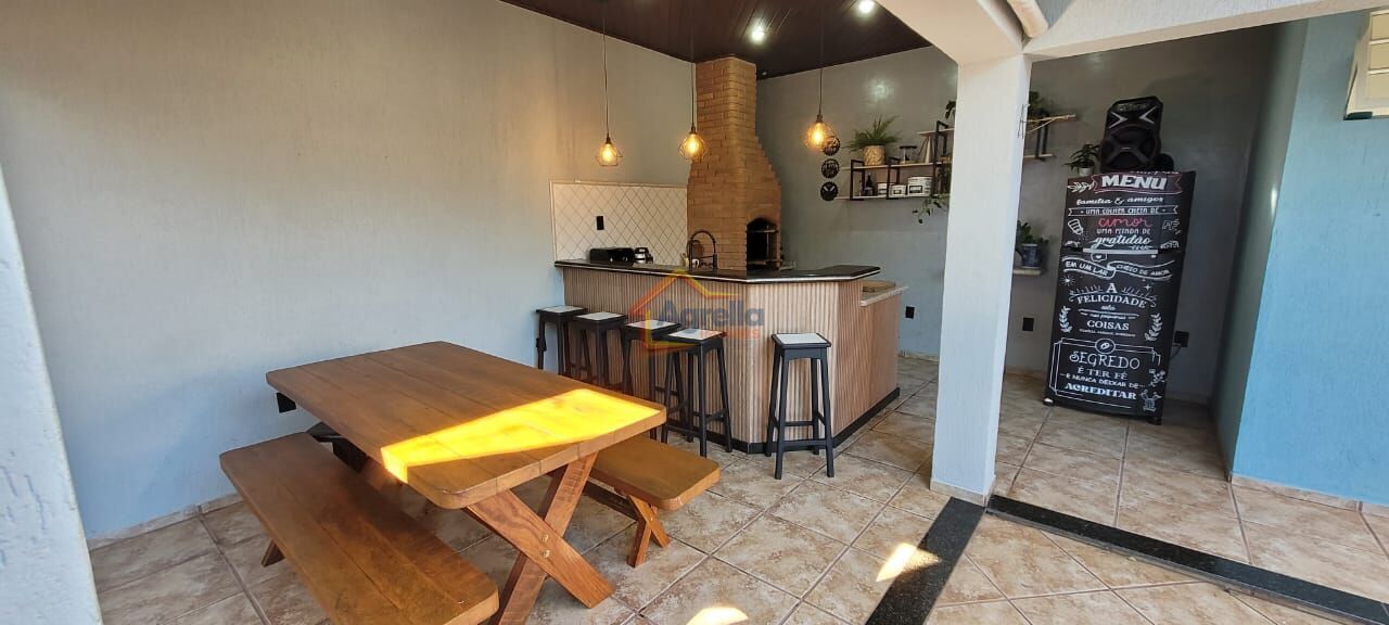 Casa, 3 quartos, 243 m² - Foto 4