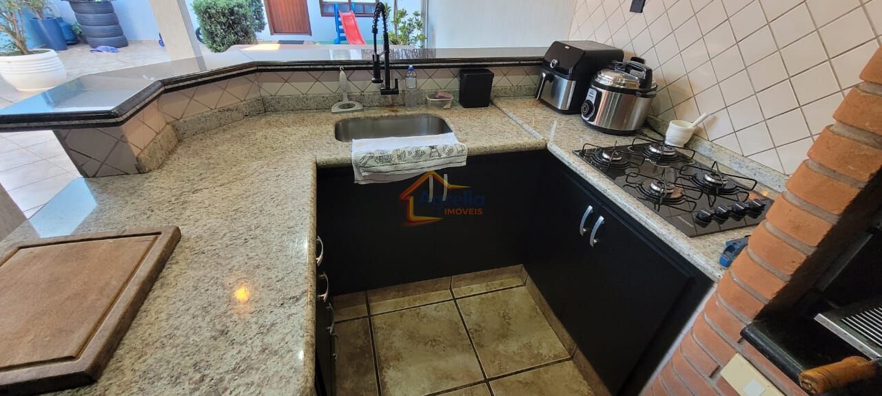 Casa, 3 quartos, 243 m² - Foto 6