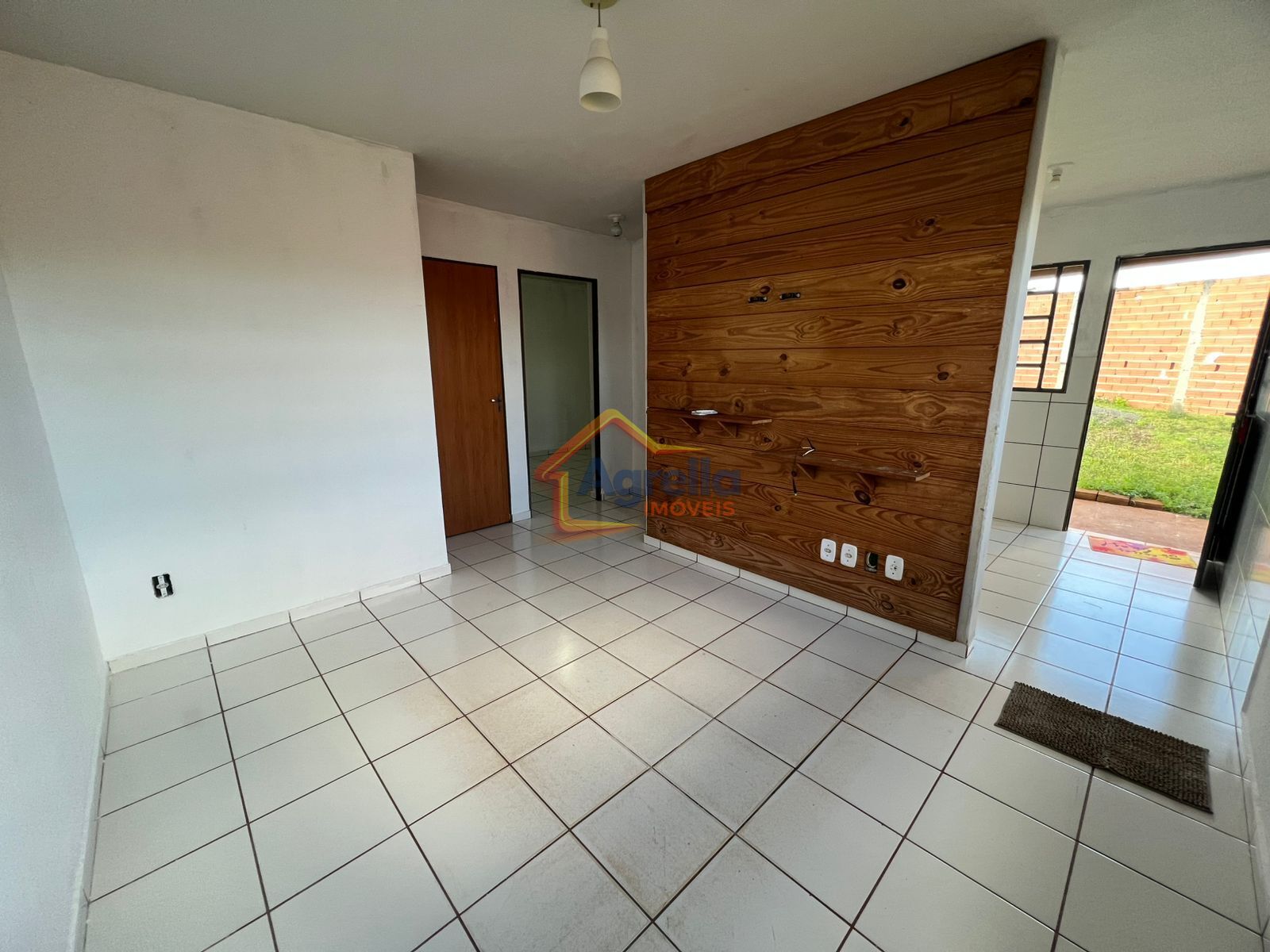 Casa, 2 quartos, 305 m² - Foto 1