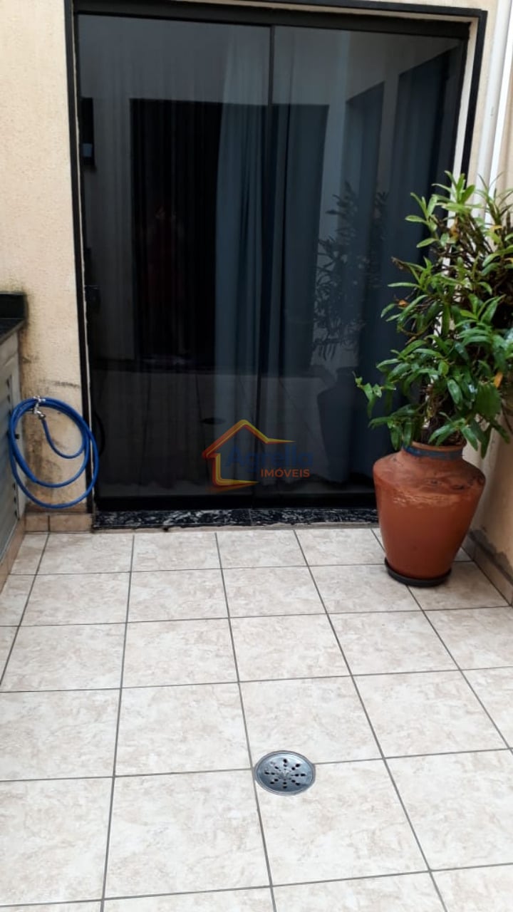 Casa, 4 quartos, 246 m² - Foto 2