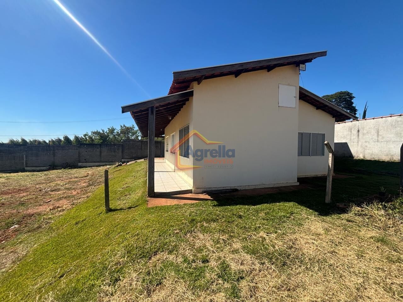 Chácara, 3 quartos, 2575 m² - Foto 1