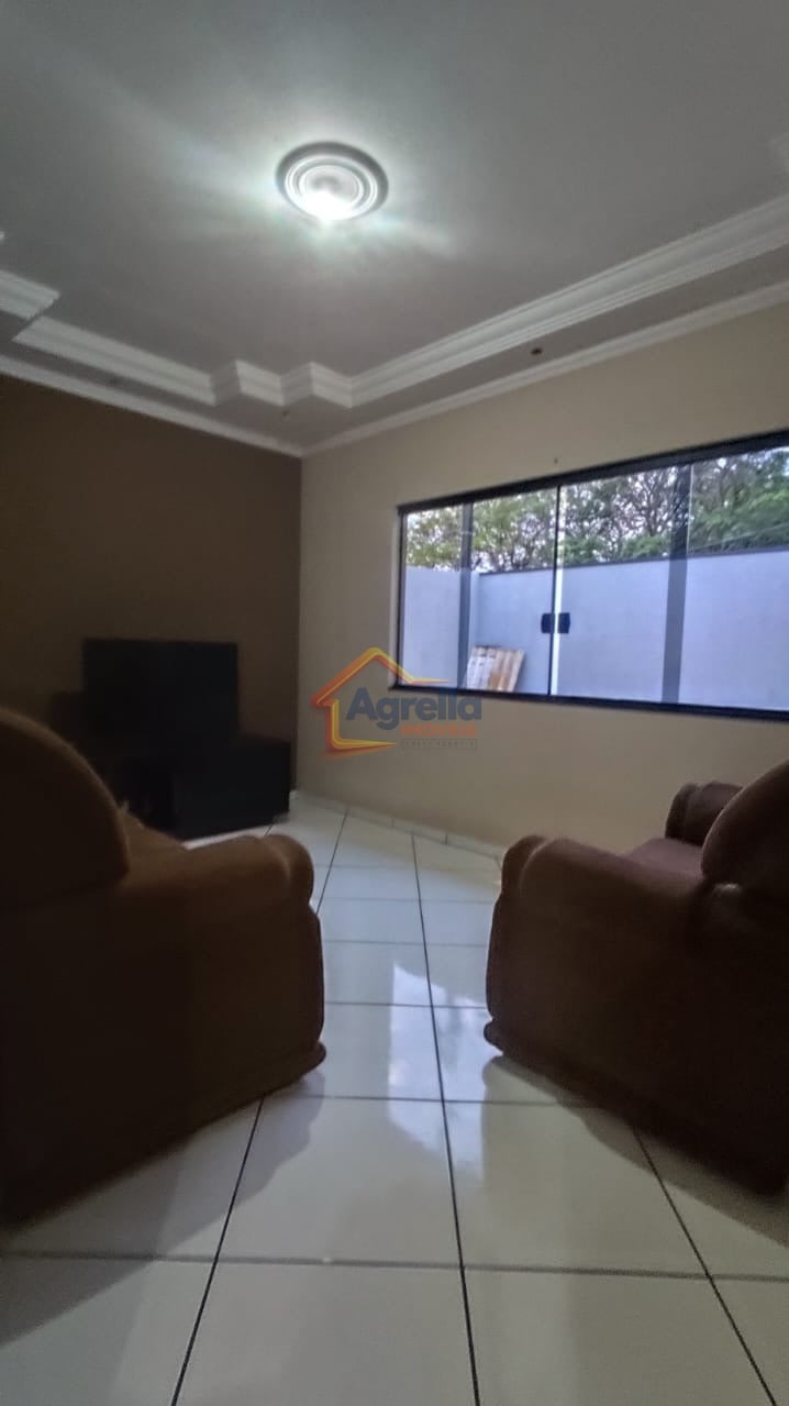 Casa, 3 quartos, 240 m² - Foto 1