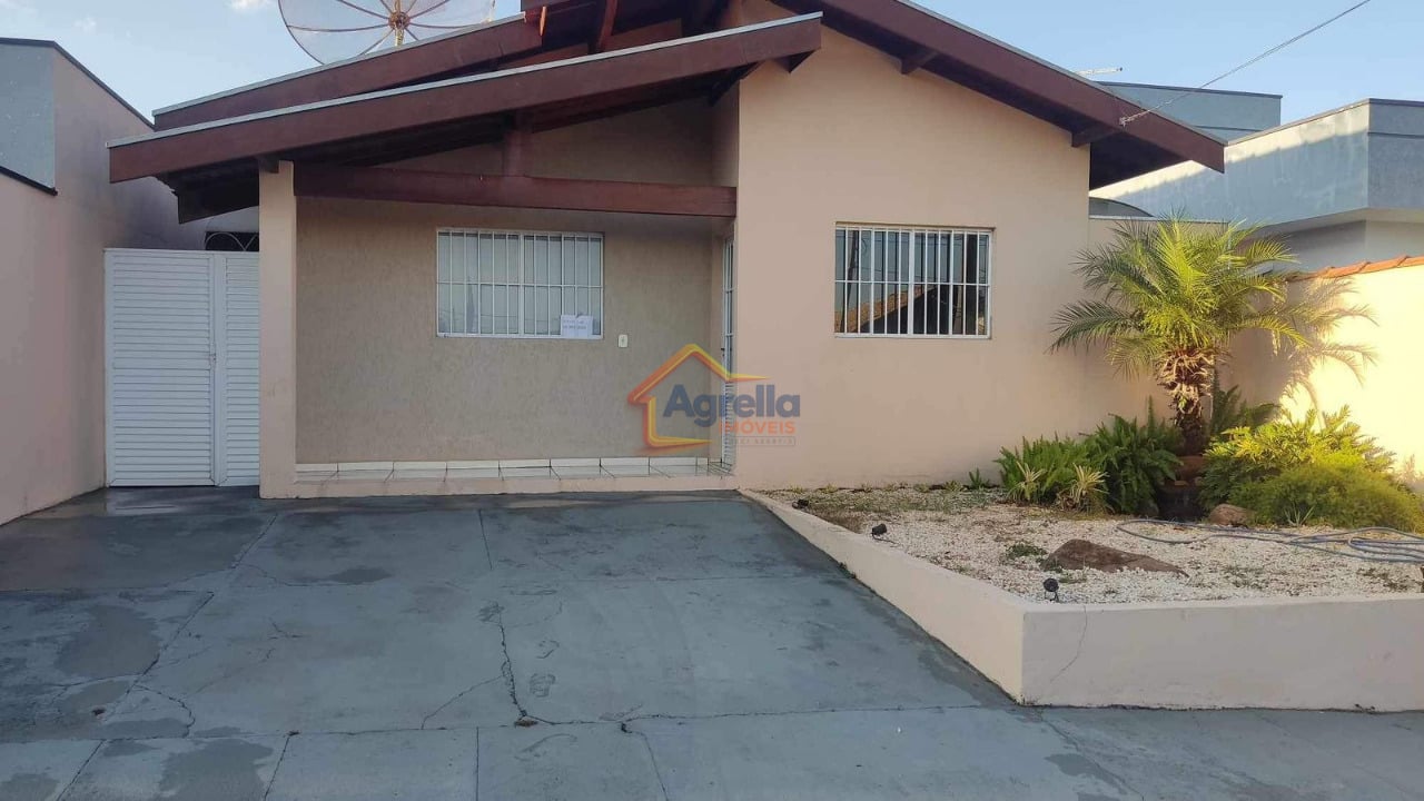 Casa, 3 quartos, 92 m² - Foto 1