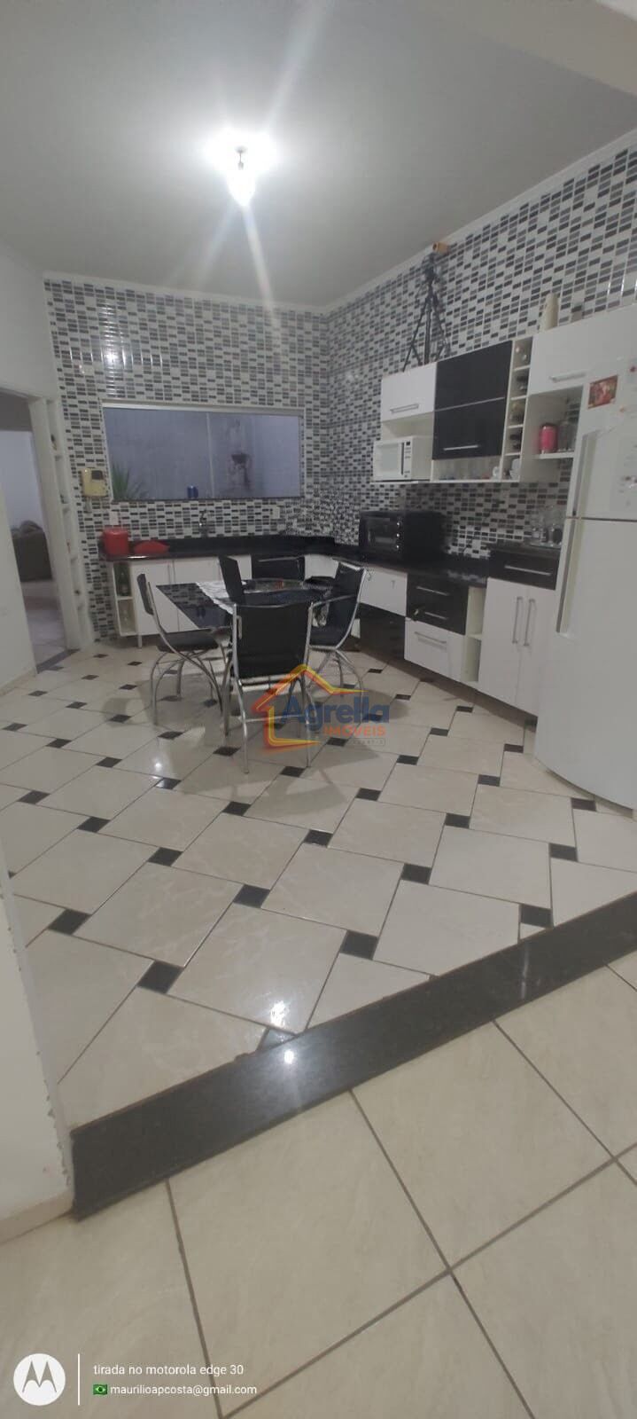 Casa, 4 quartos, 170 m² - Foto 1