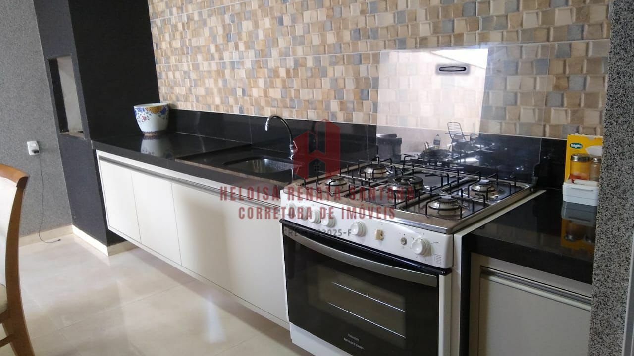 Casa com 3 quartos à venda, 135m² — foto 5 de 36
