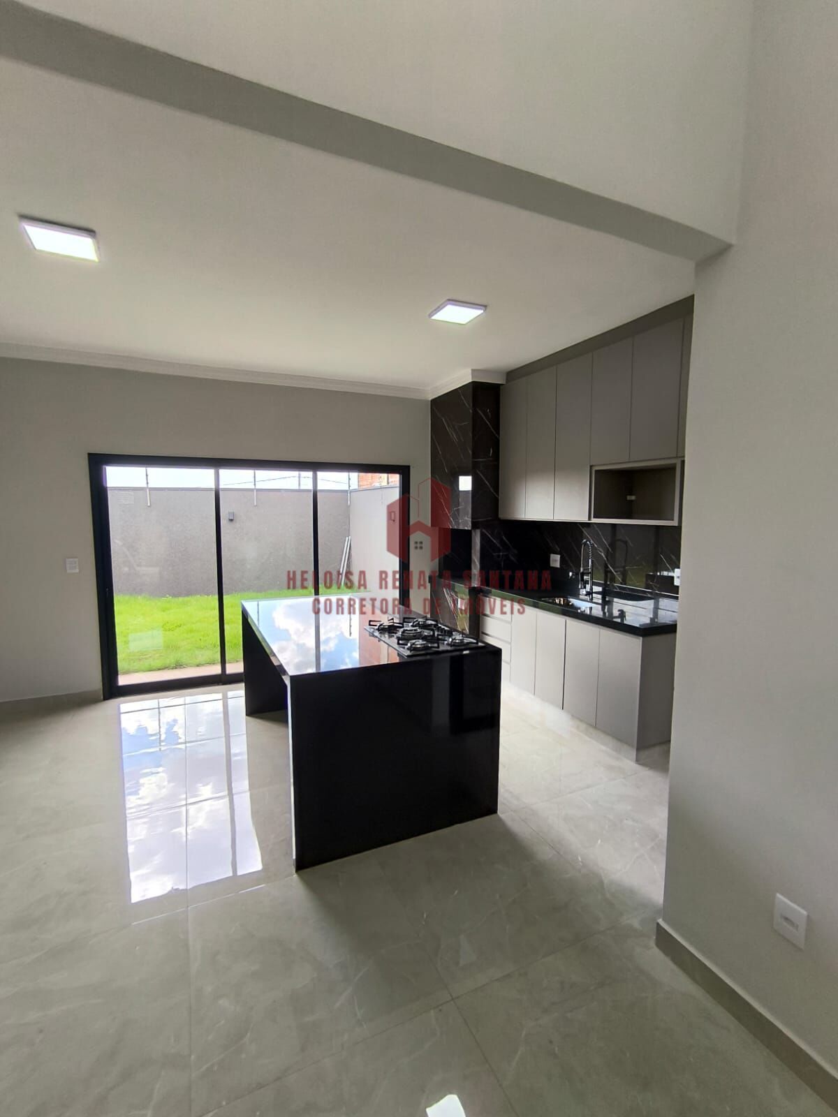 Casa com 3 quartos à venda, 105m² — foto 4 de 13