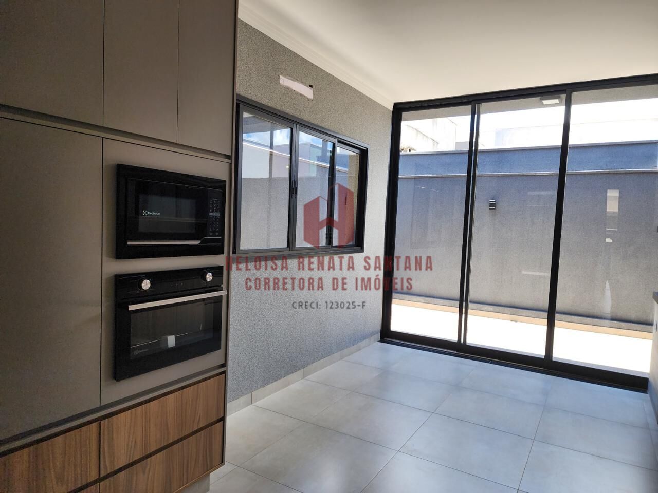 Casa de Condomínio com 3 quartos à venda, 200m² — foto 6 de 9