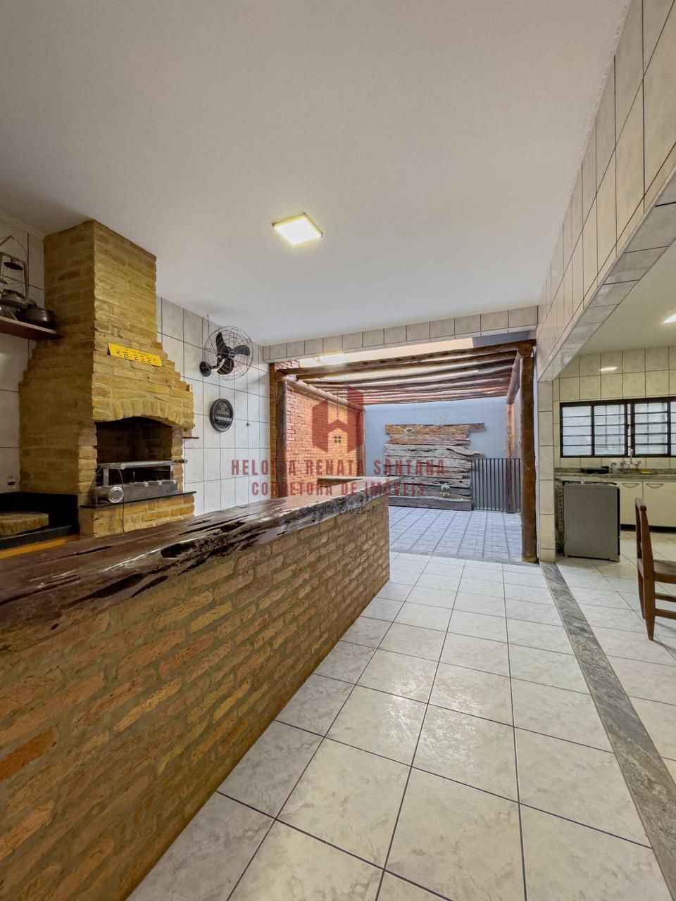Casa com 3 quartos à venda, 212m² — foto 23 de 27