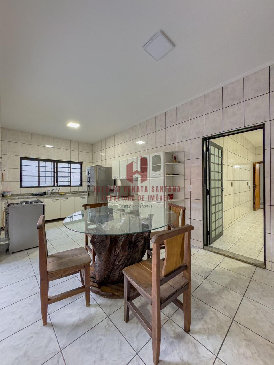 Casa com 3 quartos à venda, 212m² — foto 5 de 27