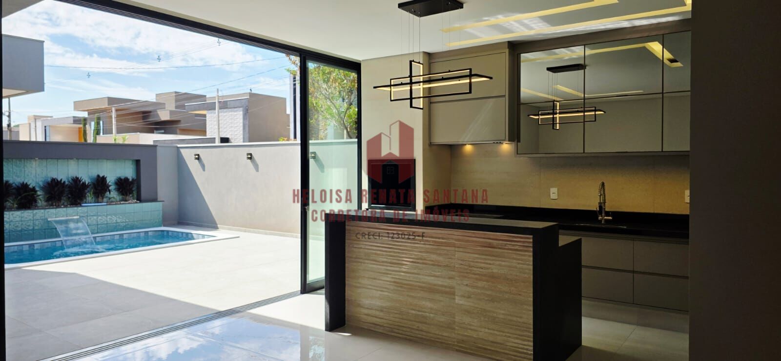 Casa de Condomínio com 3 quartos à venda, 215m² — foto 12 de 33
