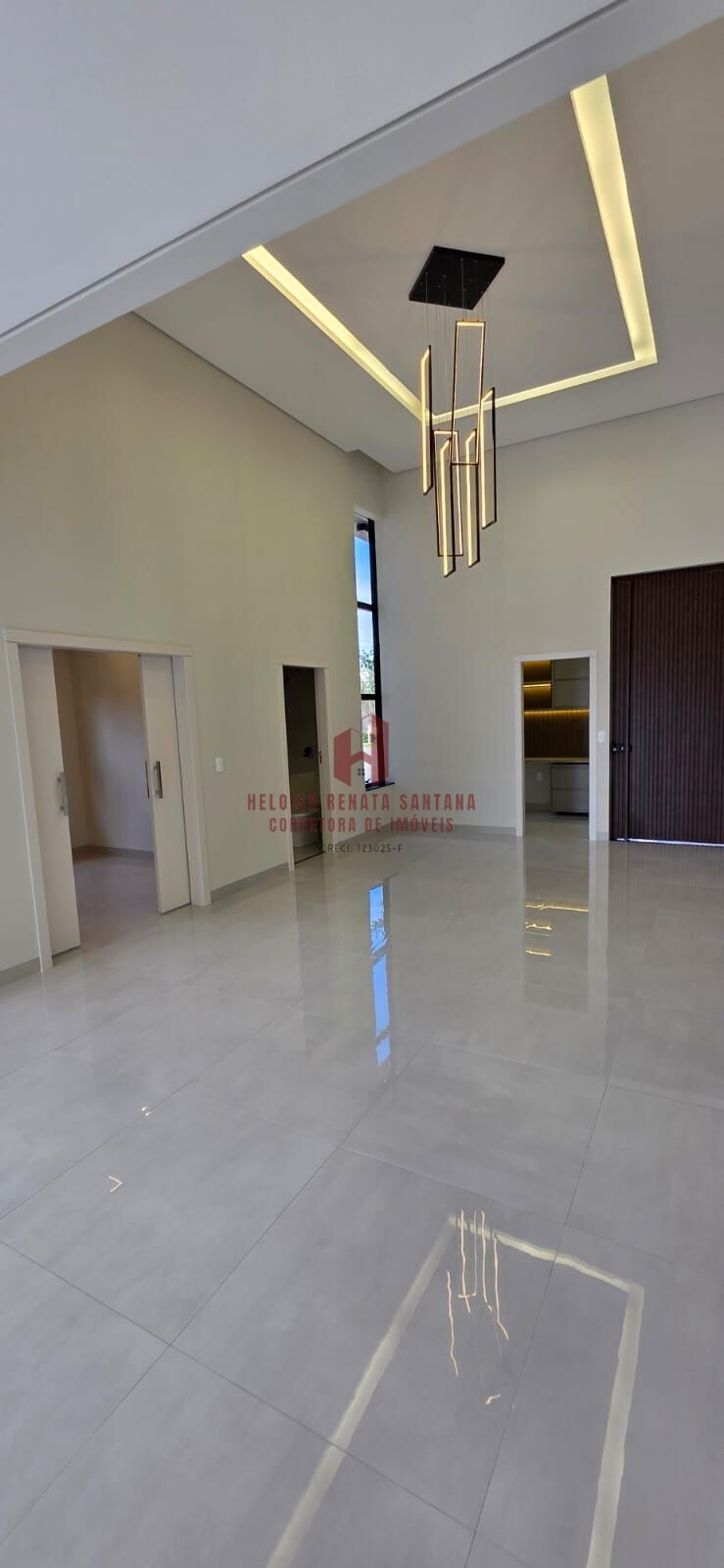 Casa de Condomínio com 3 quartos à venda, 215m² — foto 4 de 33