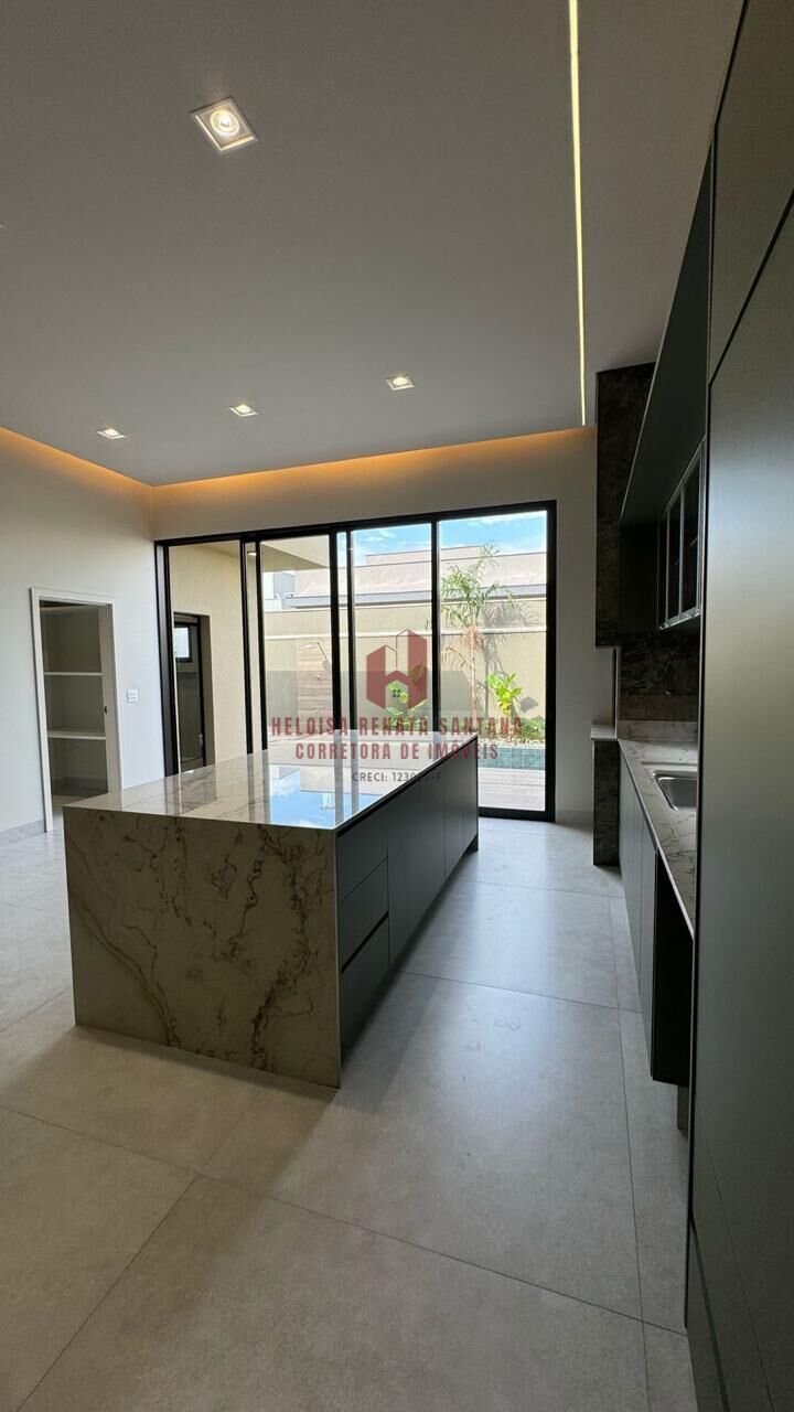 Casa de Condomínio com 3 quartos à venda, 219m² — foto 4 de 28