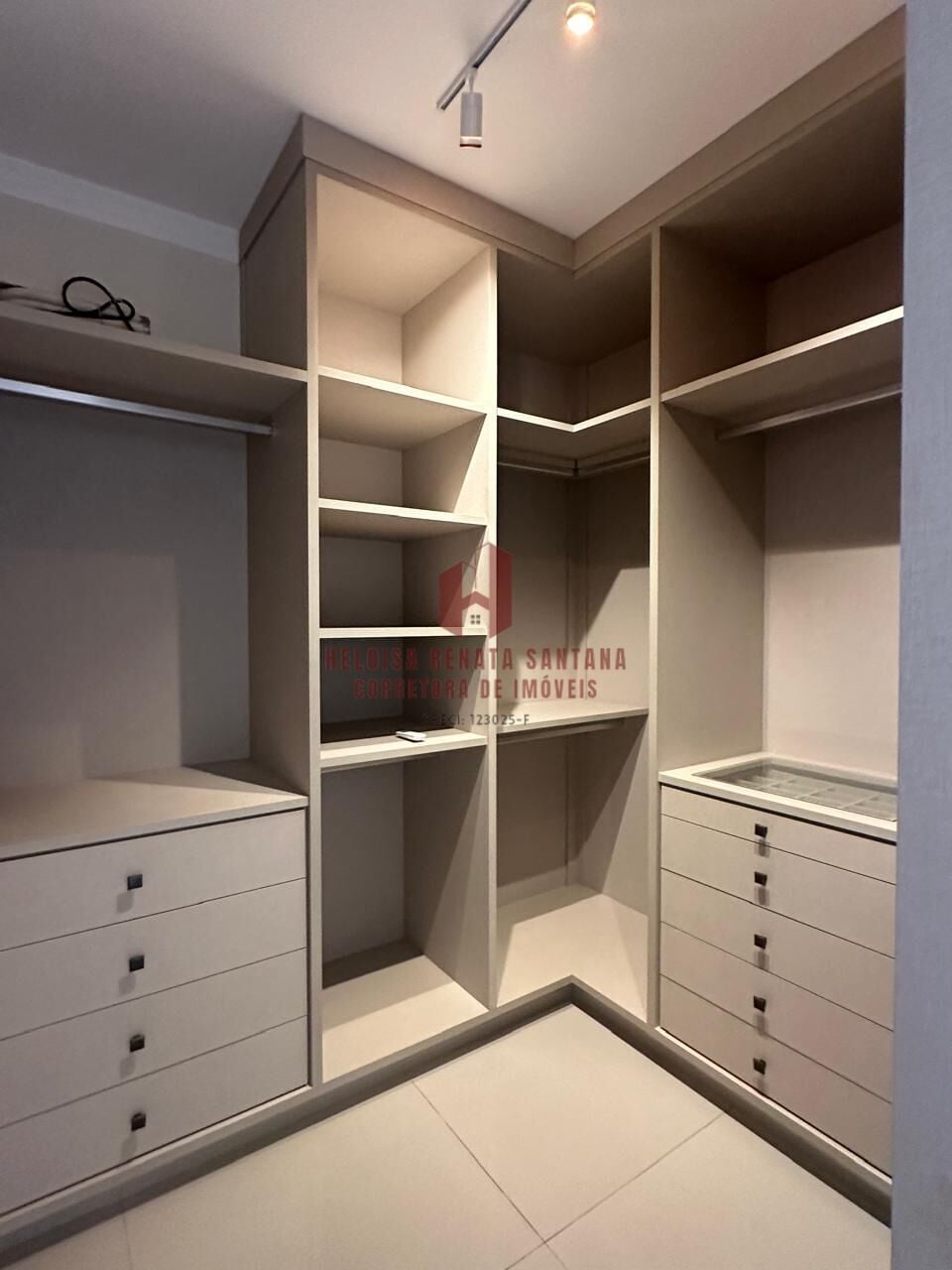 Casa com 3 quartos à venda, 285m² — foto 11 de 16