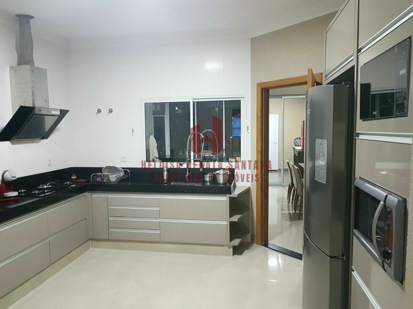 Casa de Condomínio com 3 quartos à venda, 275m² — foto 9 de 44