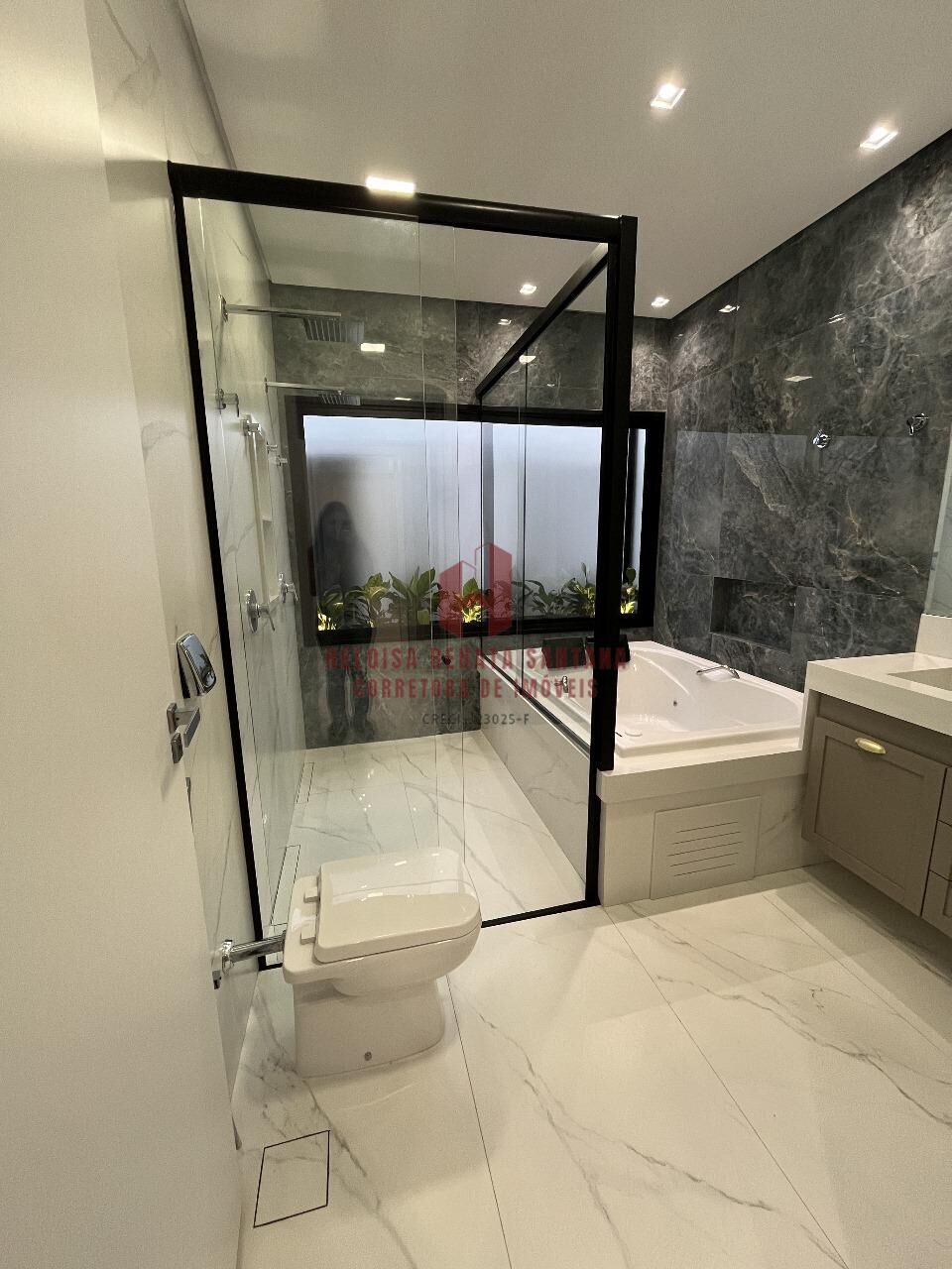 Casa de Condomínio com 3 quartos à venda, 220m² — foto 18 de 25