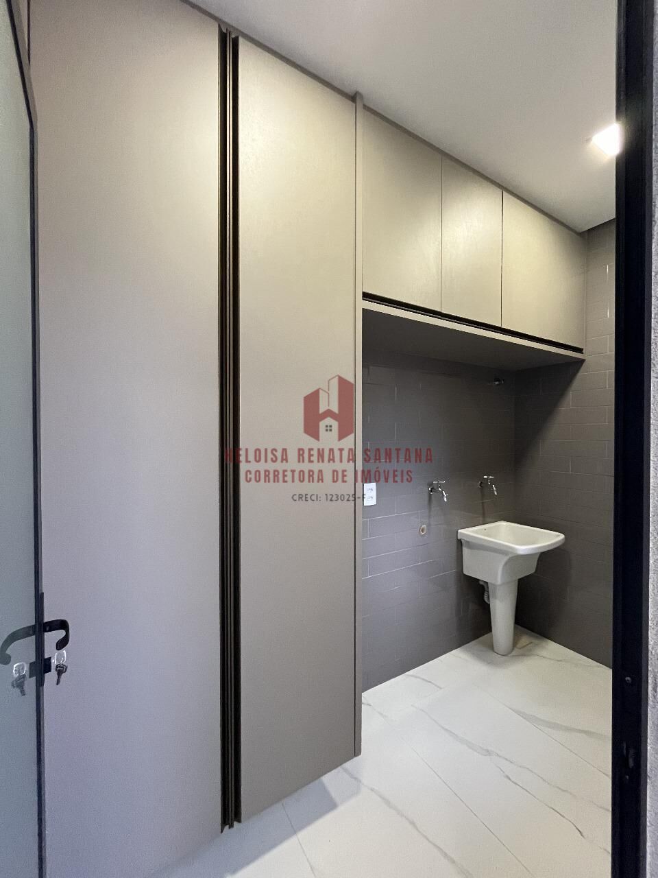 Casa de Condomínio com 3 quartos à venda, 220m² — foto 11 de 25